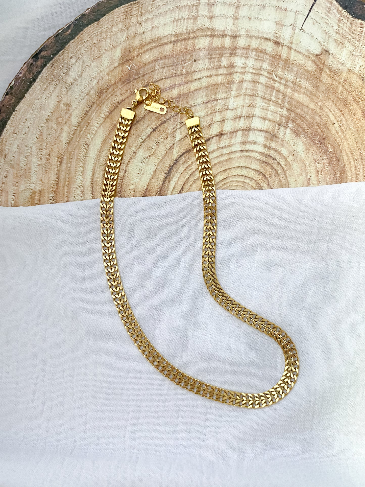 V-Linked Chain Choker - Gold