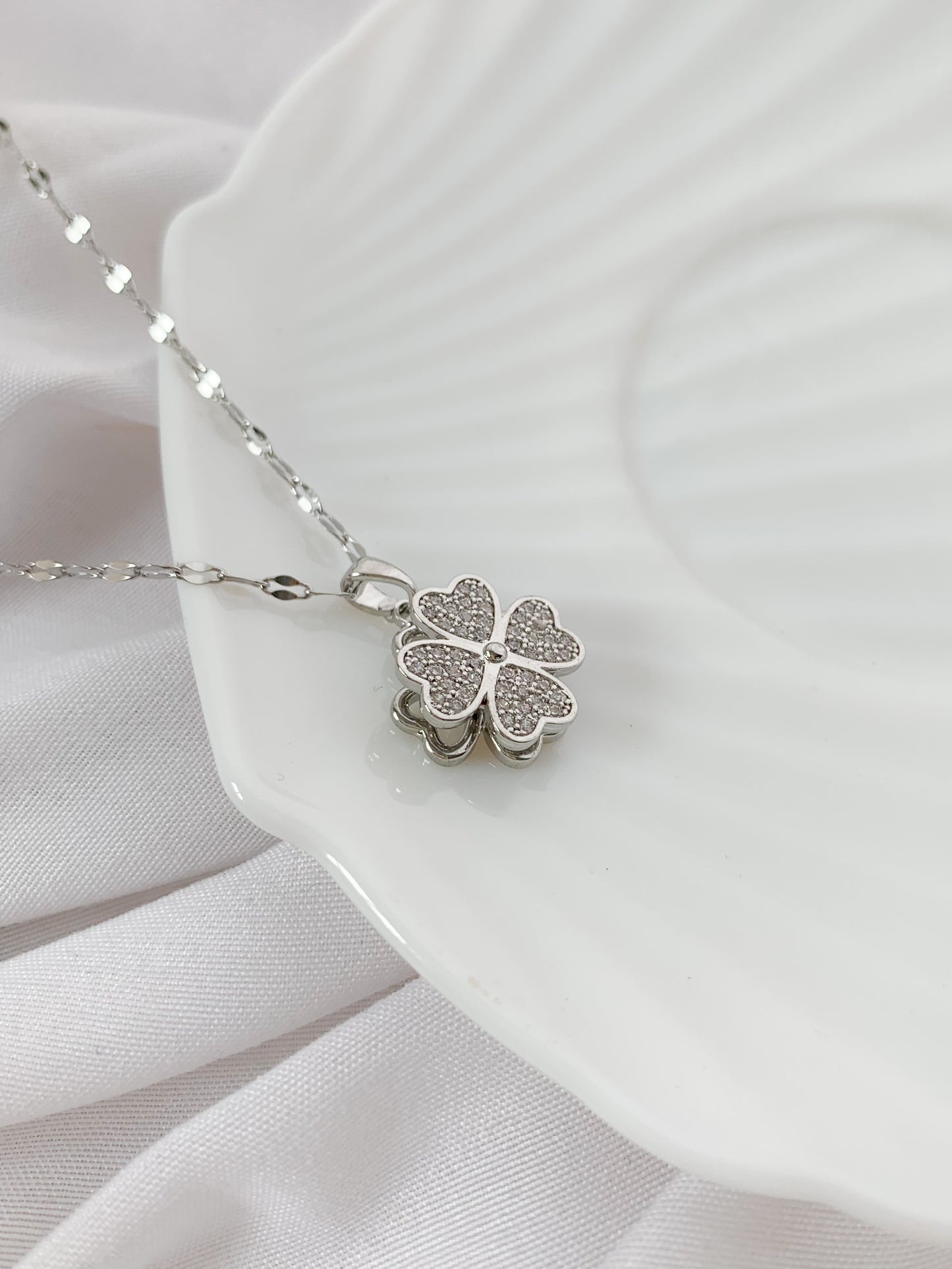 Full Diamanté Clover Fidget Necklace - Silver