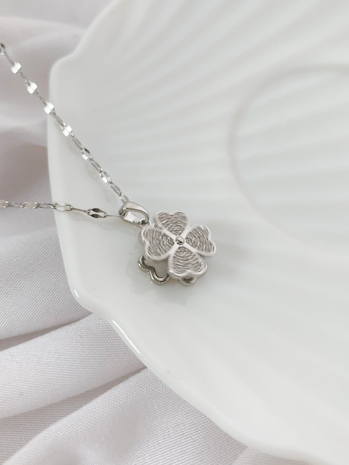 Full Diamanté Clover Fidget Necklace - Silver