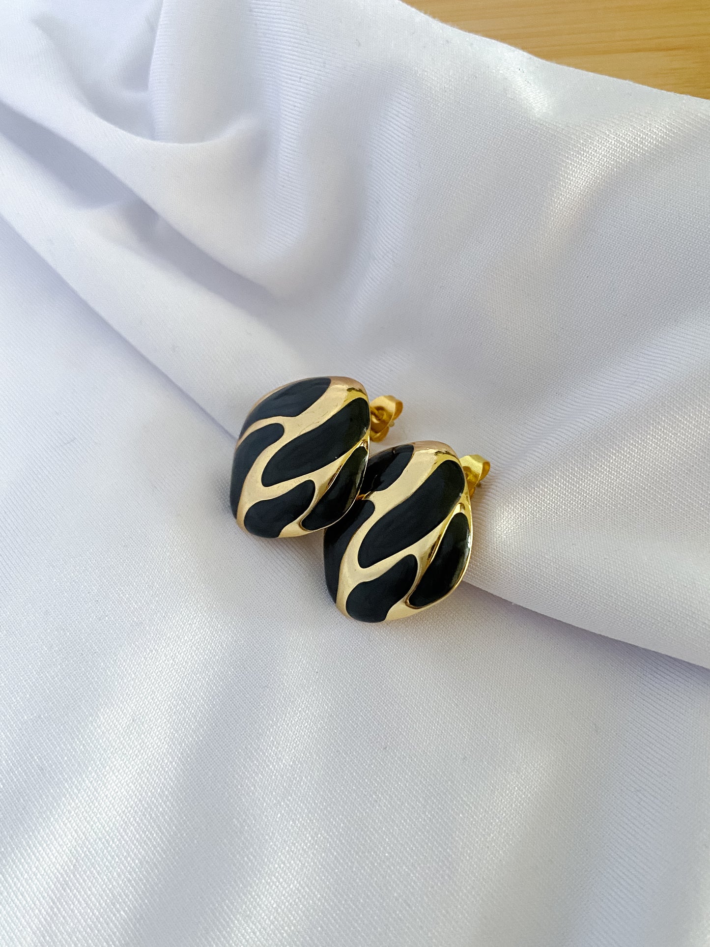 Large Rippled Earrings - Black & Gold