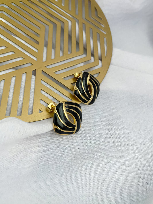 Large Diamond Shaped Earrings - Black & Gold