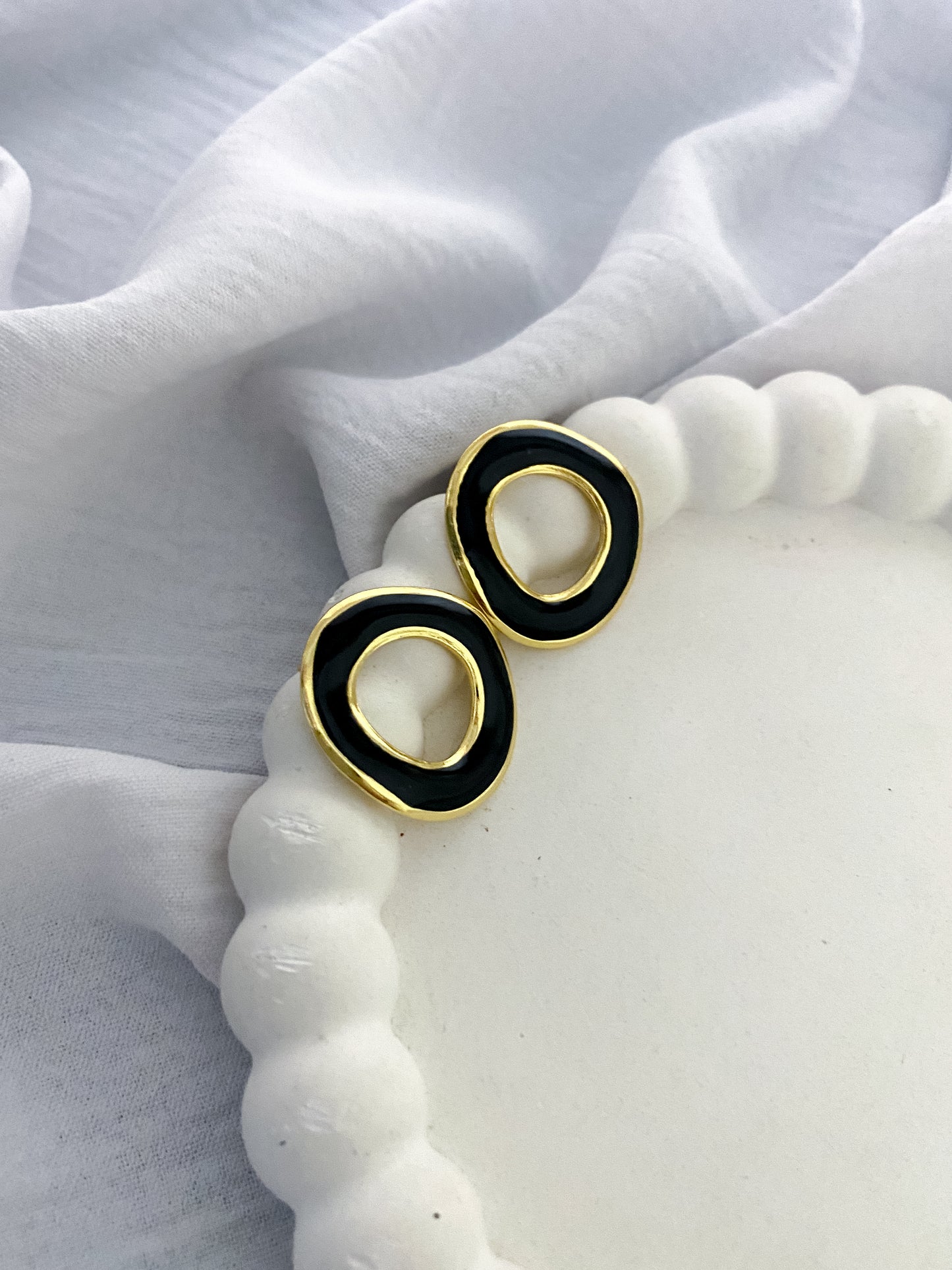 Large Disk Black Earrings - Gold