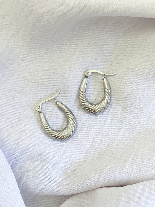 Large Croissant Oval Hoop Earrings - Silver