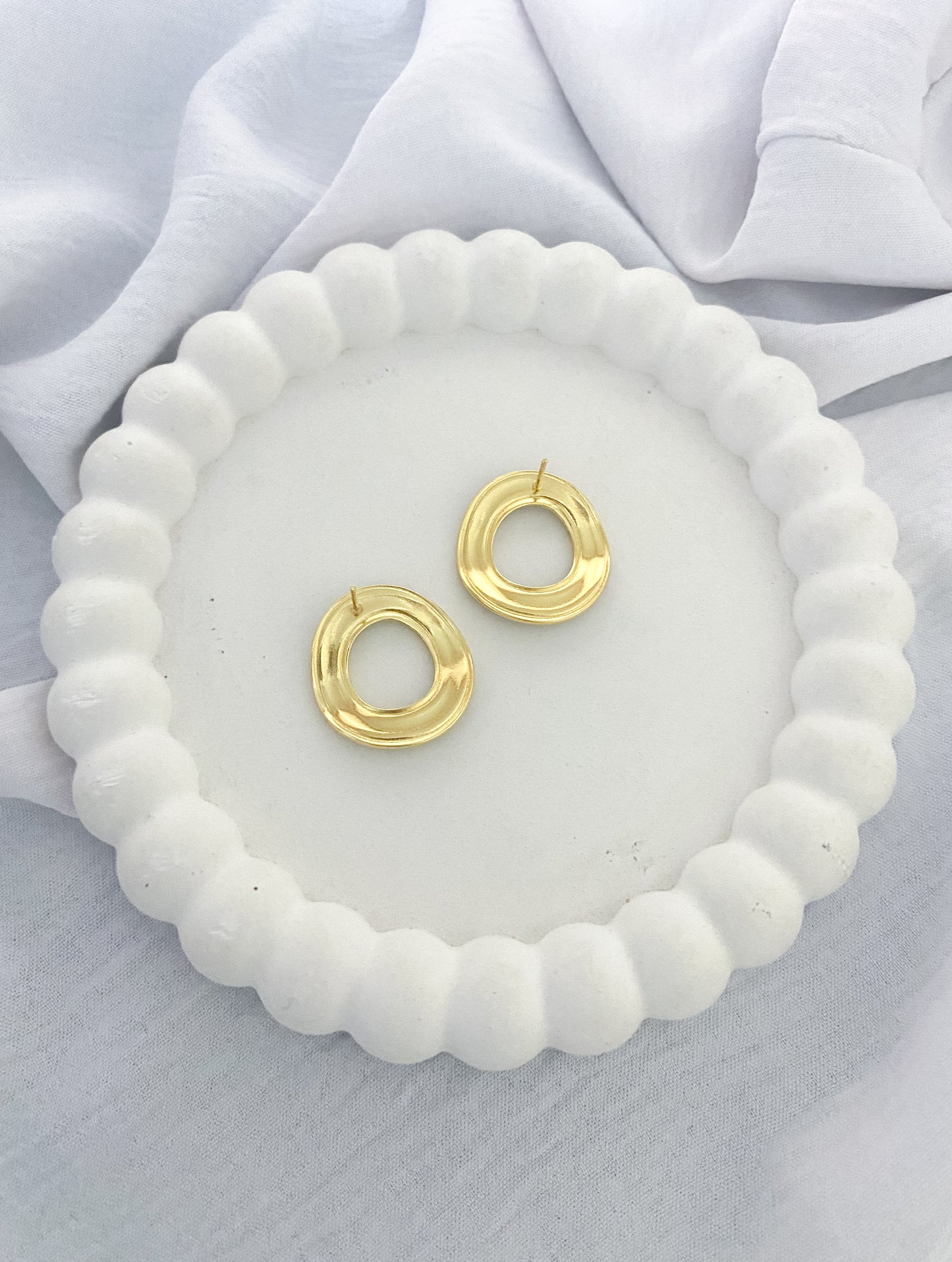 Large Disk Black Earrings - Gold