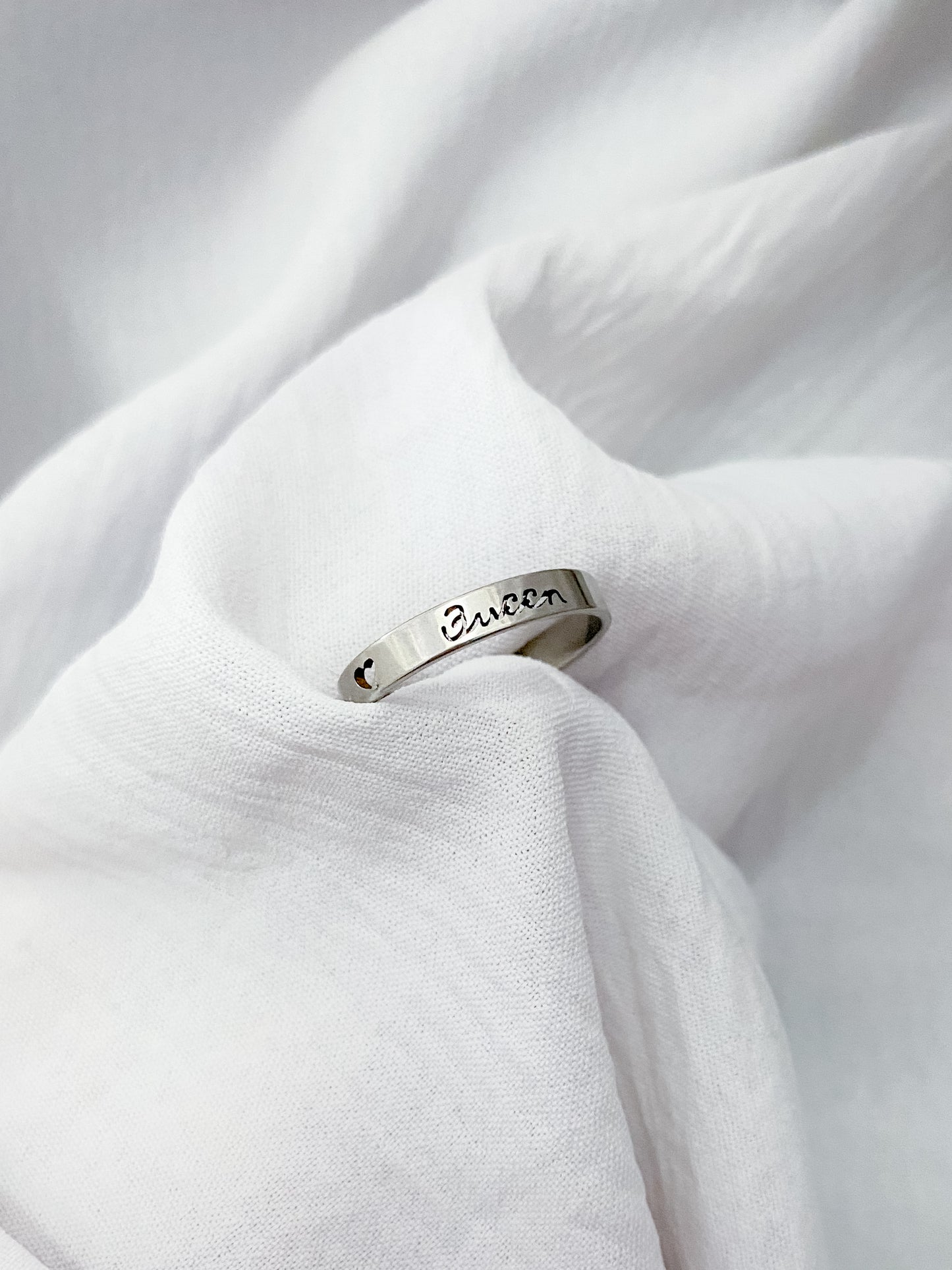 Queen Cut-Out Ring - Silver