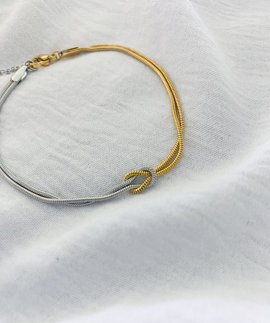 Forever Knot Chain Bracelet