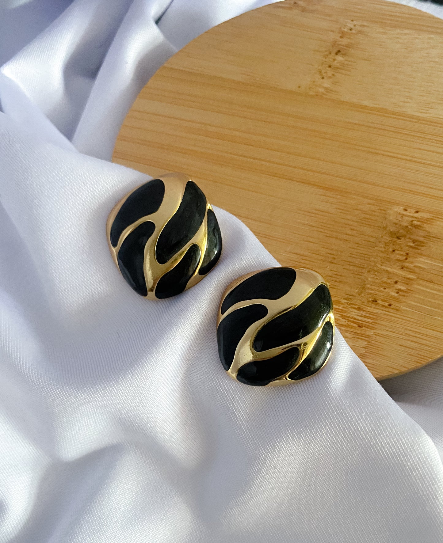 Large Rippled Earrings - Black & Gold