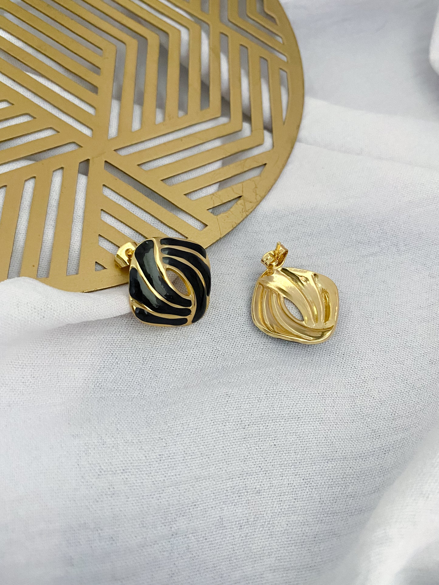 Large Diamond Shaped Earrings - Black & Gold
