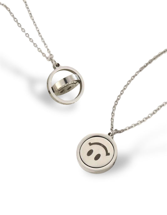 Smiley Fidget Necklace - Silver